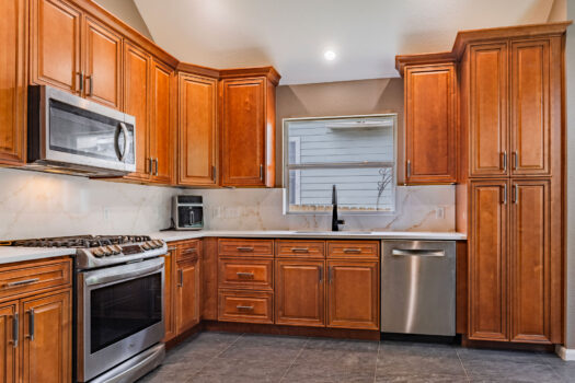 Austin Home Remodeling with Quartz Splash in Kitchen